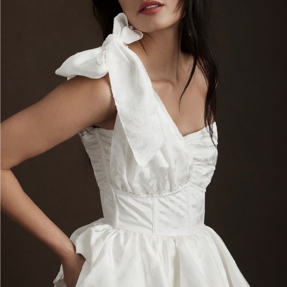 V. Chapman Grace Gown- SOLD OUT ONLINE - Picture 2 of 9